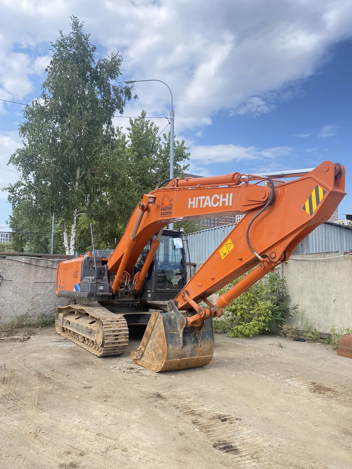 Экскаватор Hitachi ZX210LCN-5A